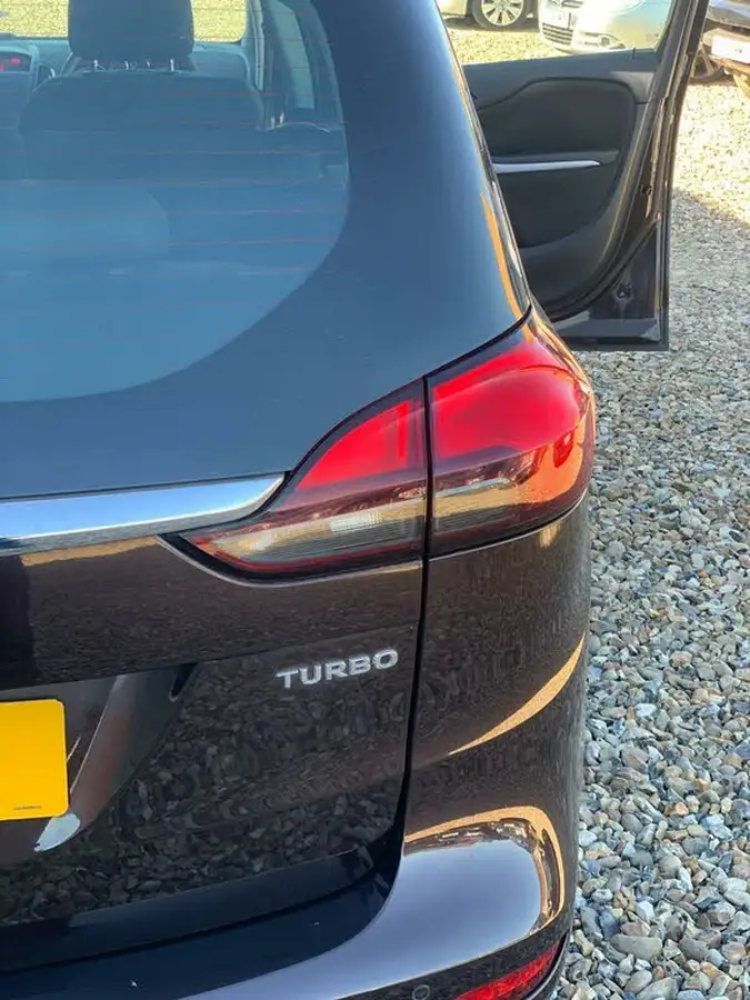 2014-vauxhall-zafira-tourer-14-exclusiv-big-7