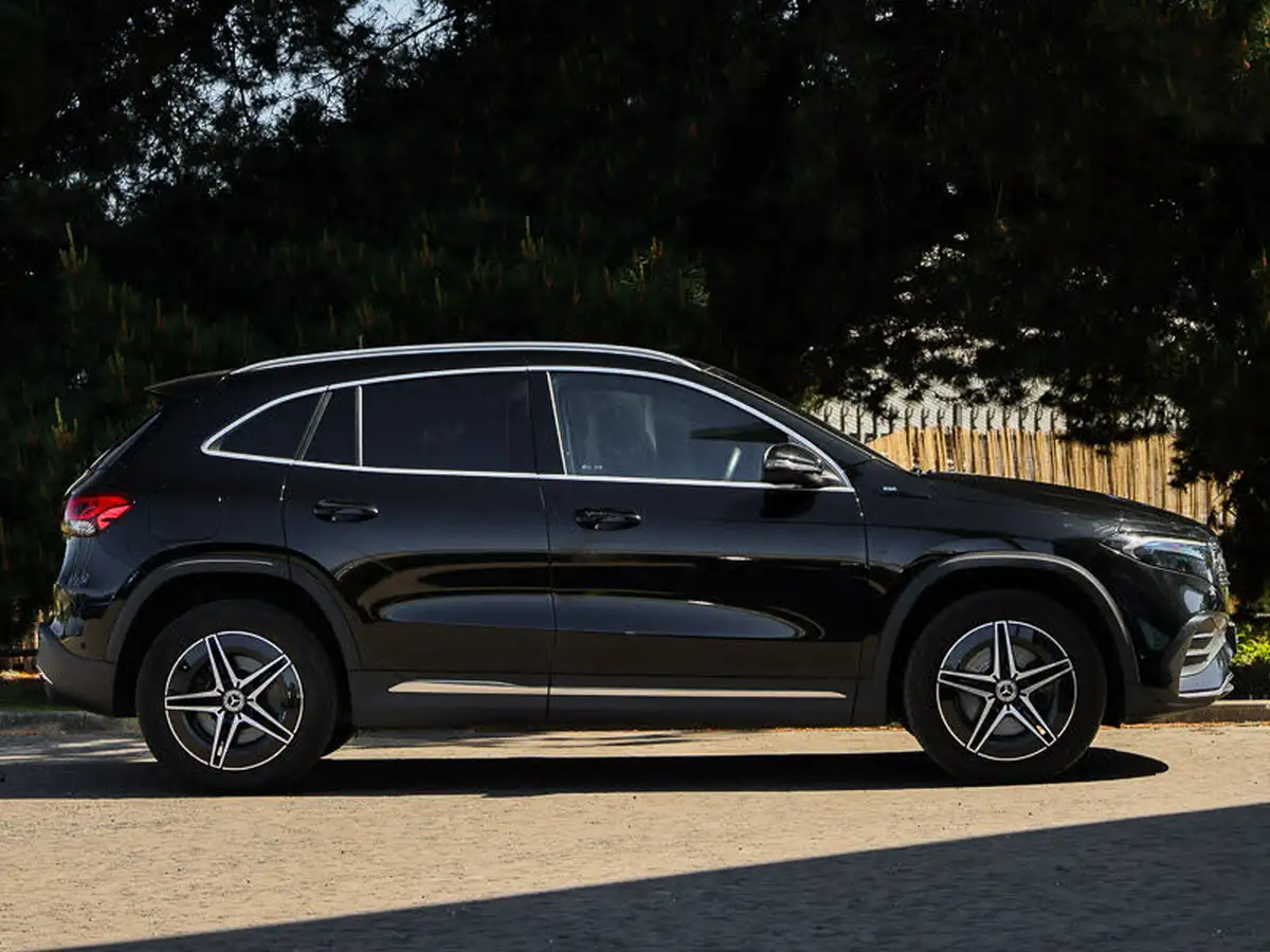 2021-mercedes-benz-eqa-e-eqa-250-amg-line-big-3