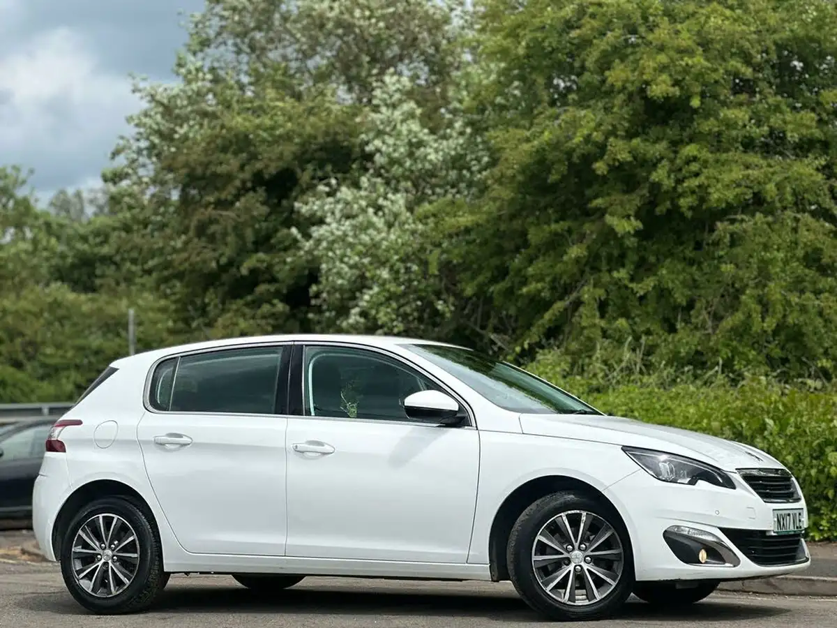 2017-peugeot-308-16-bluehdi-allure-big-15