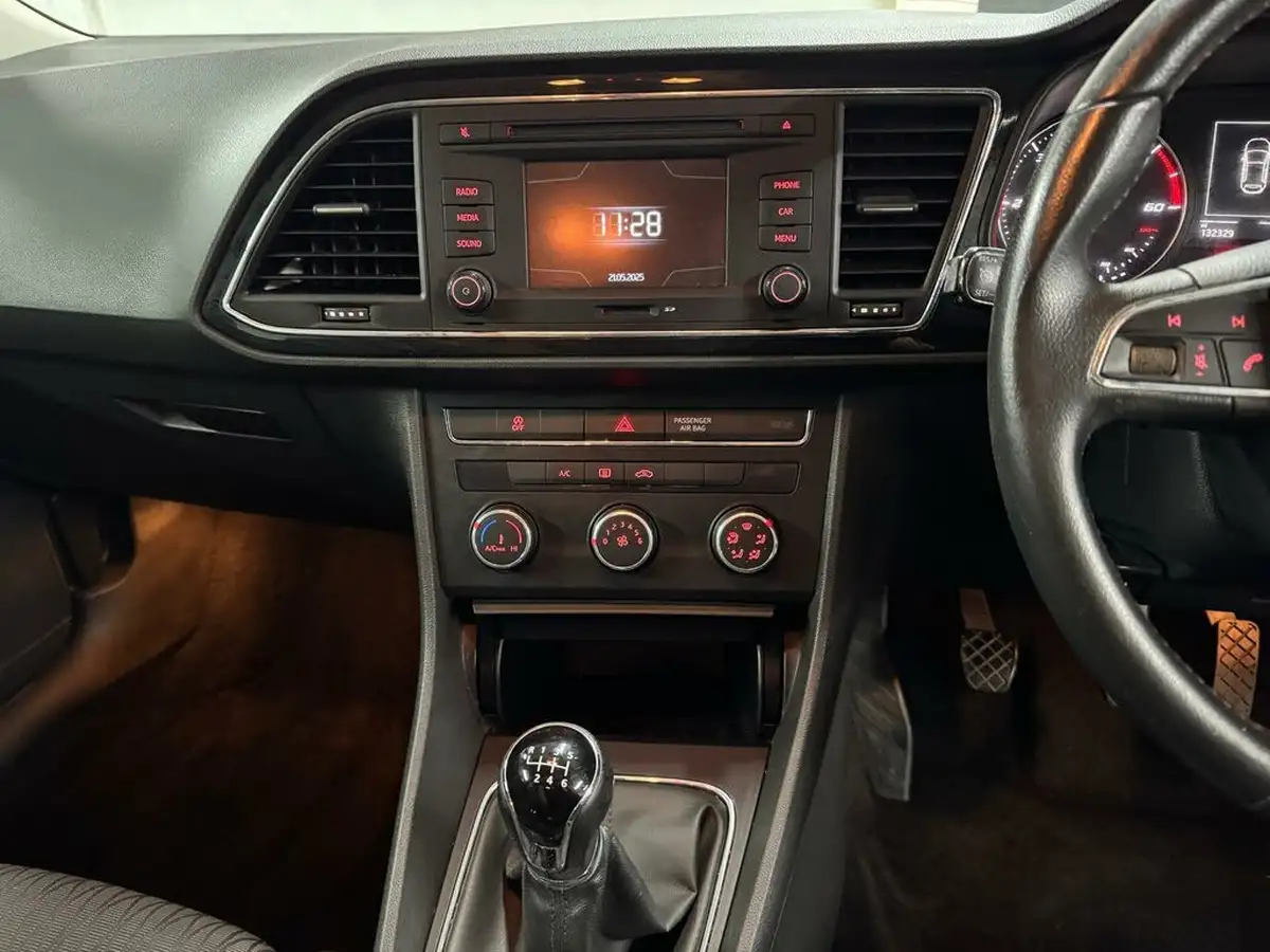 2013-seat-leon-20td-se-big-29