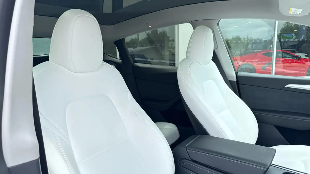 2023-tesla-model-y-e-performance-big-22