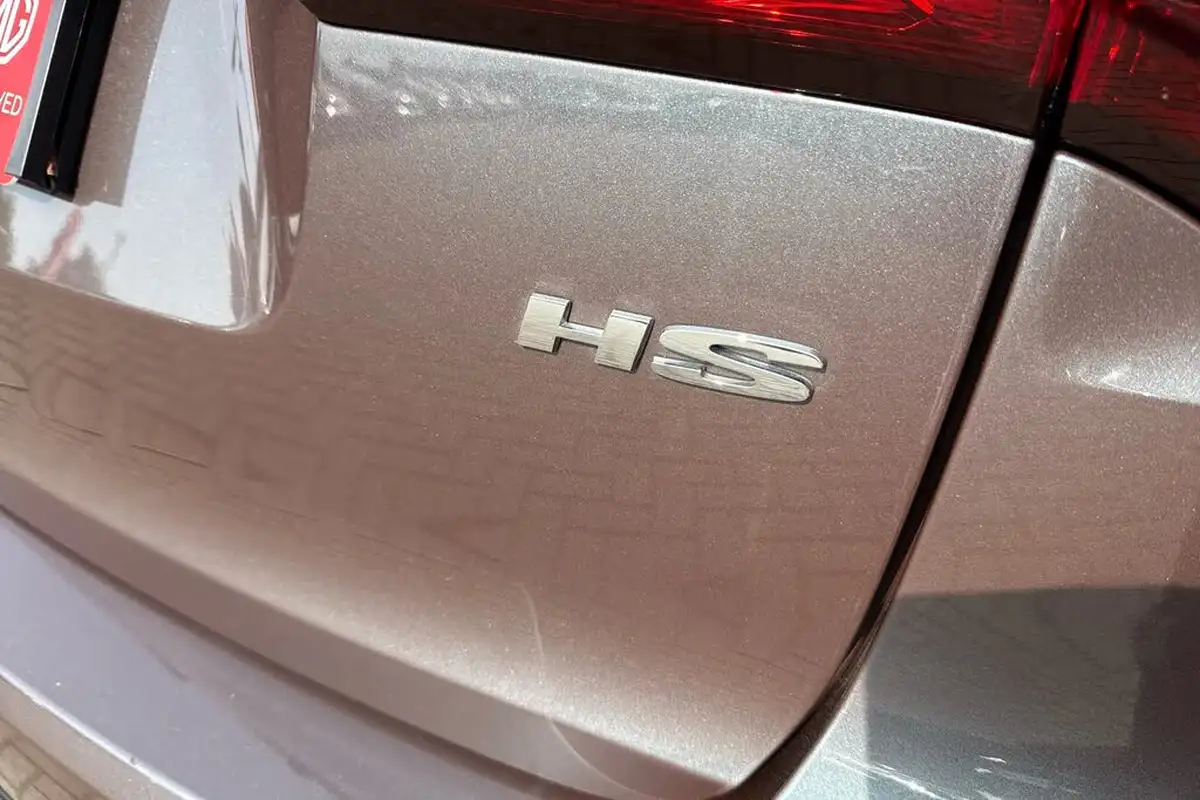2024-mg-hs-15t-gdi-trophy-162ps-1490cc-big-13