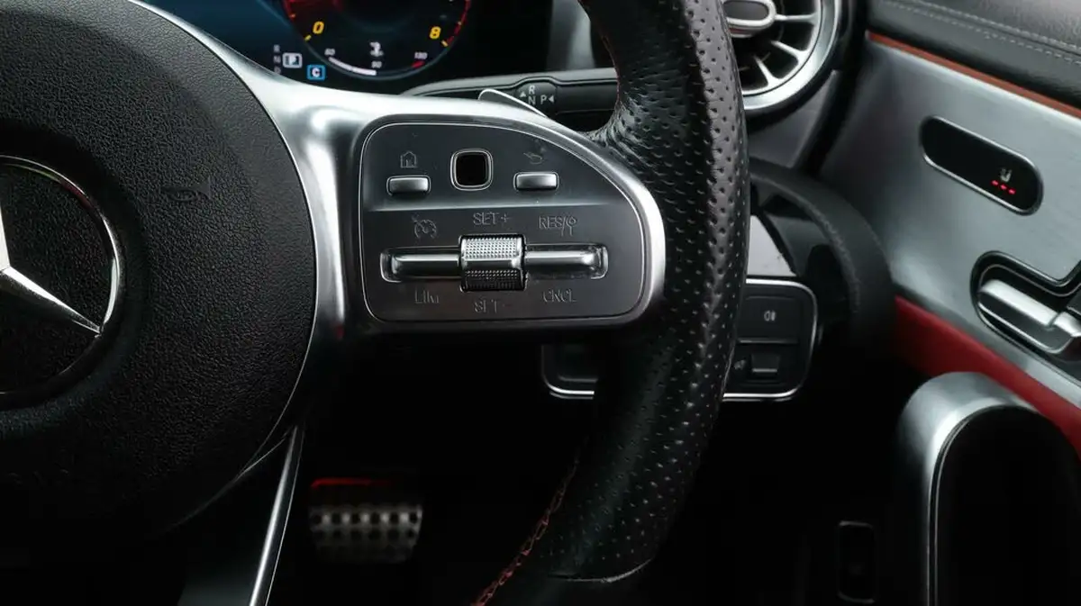 2021-mercedes-benz-cla-13-cla-180-amg-line-premium-plus-coupe-4d-big-25