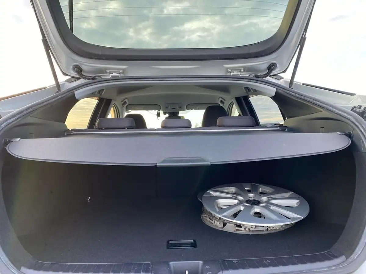 2017-toyota-prius-big-33