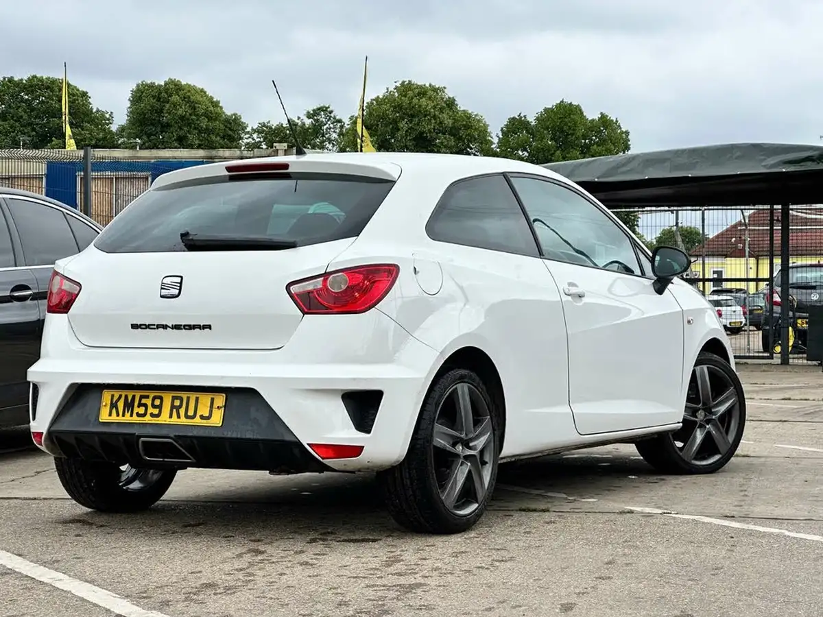 2010-seat-ibiza-14-bocanegra-big-1