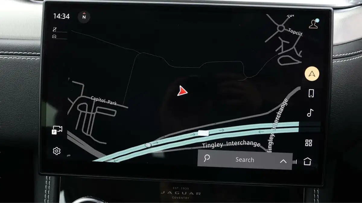 2022-jaguar-f-pace-20-d200-r-dynamic-s-big-10