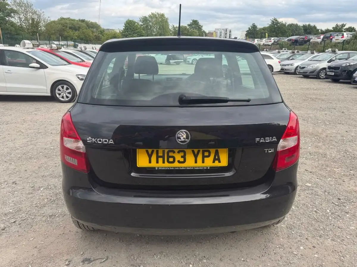 2013-skoda-fabia-16td-se-75ps-hatchback-big-4