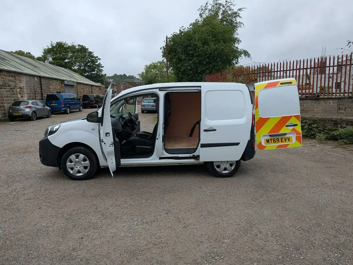 2019-renault-kangoo-e-ml20-i-ze-33-business-big-1
