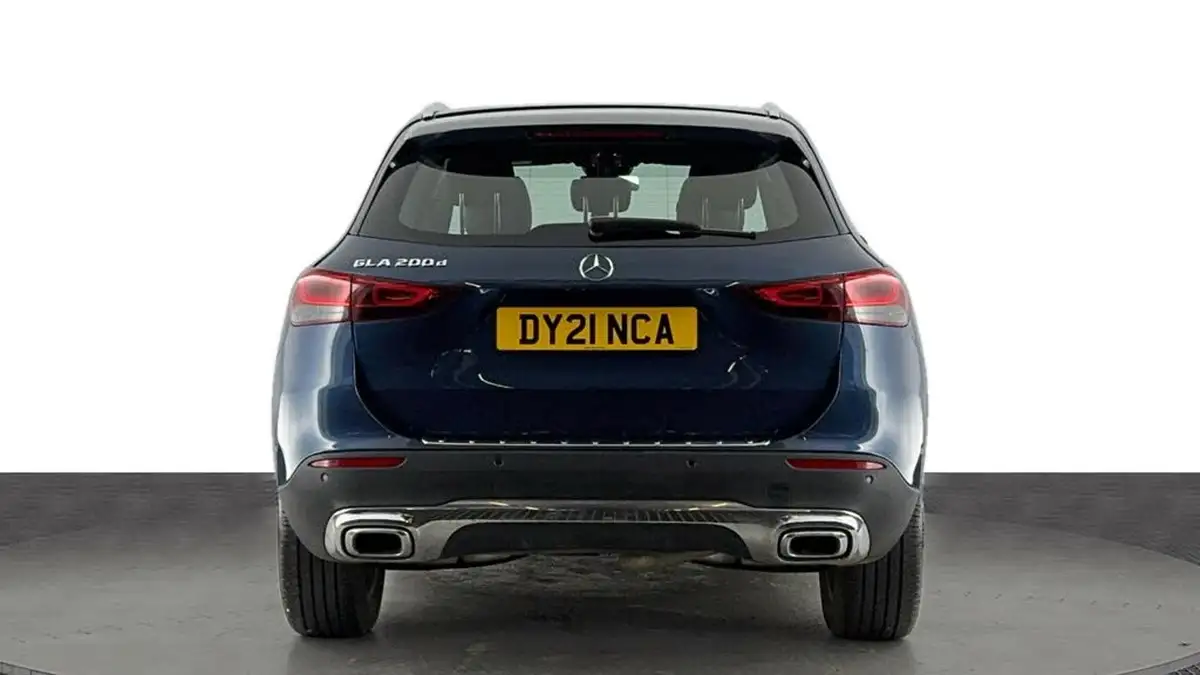 2021-mercedes-benz-gla-class-20d-gla-200d-sport-executive-big-4
