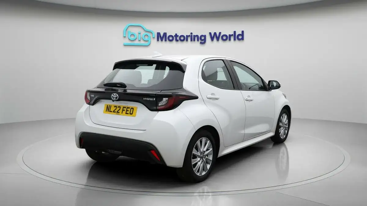 2022-toyota-yaris-15-vvt-i-icon-big-7