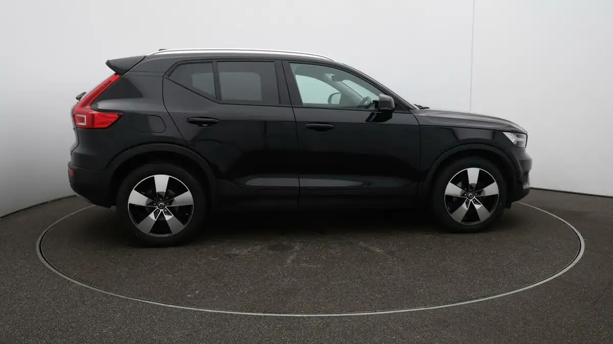 2019-volvo-xc40-20td-d3-momentum-big-49