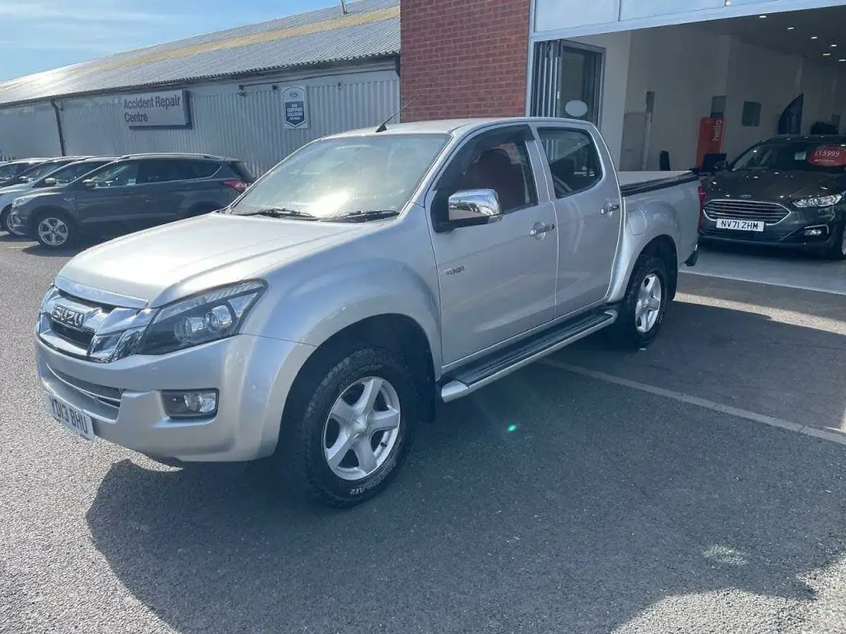 2013-isuzu-d-max-25td-yukon-big-2