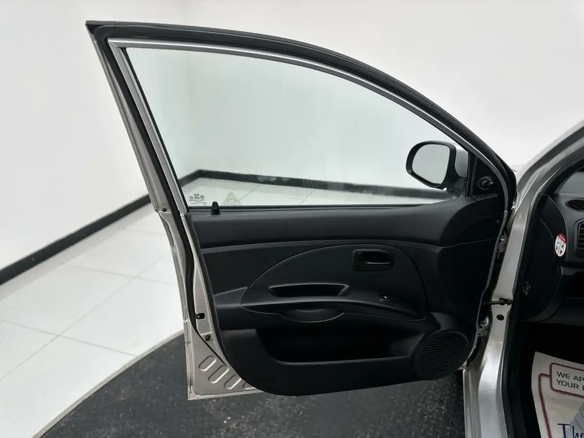 2011-kia-picanto-11-graphite-big-19