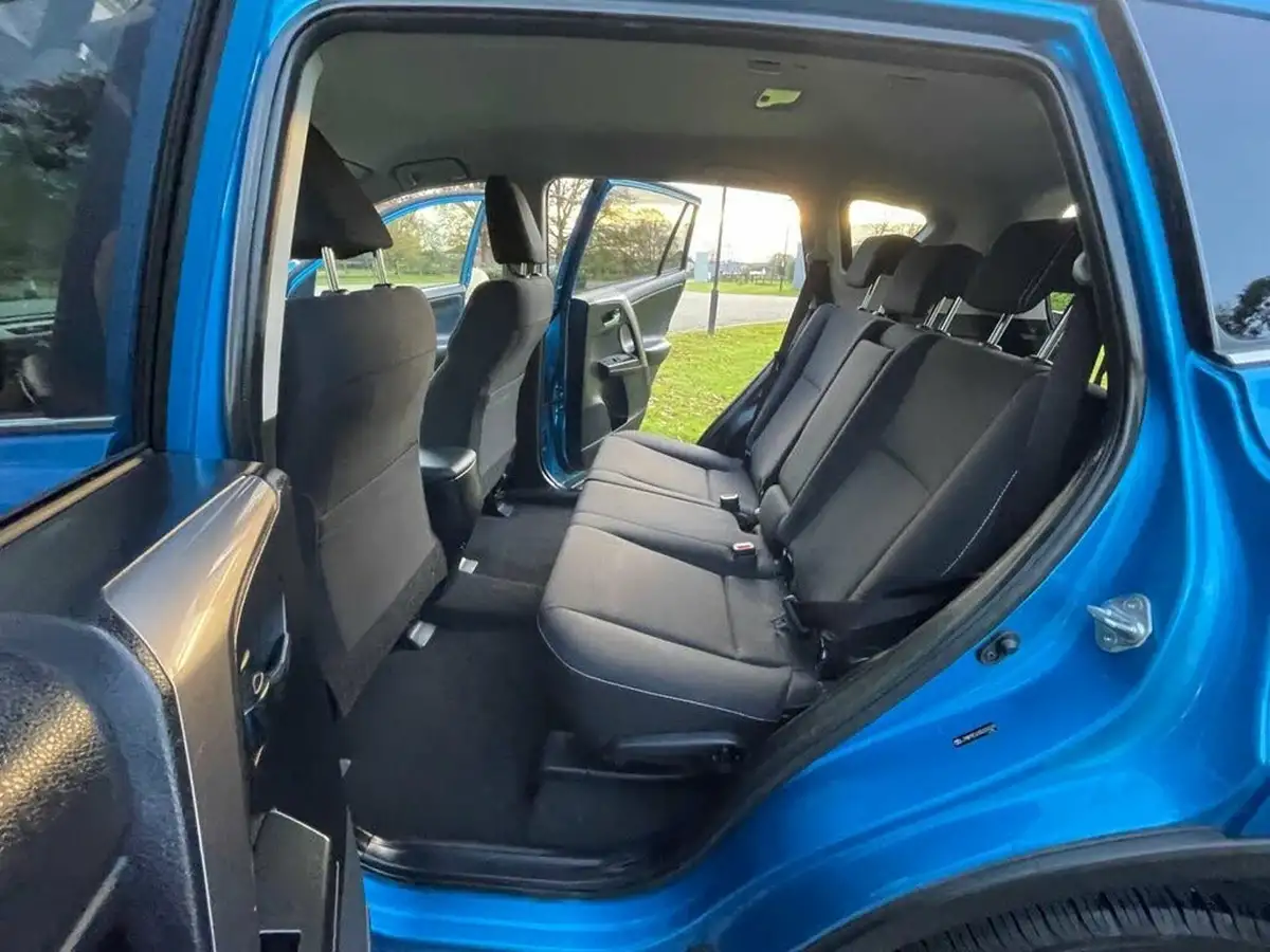 2016-toyota-rav4-20d-4d-business-edition-big-21