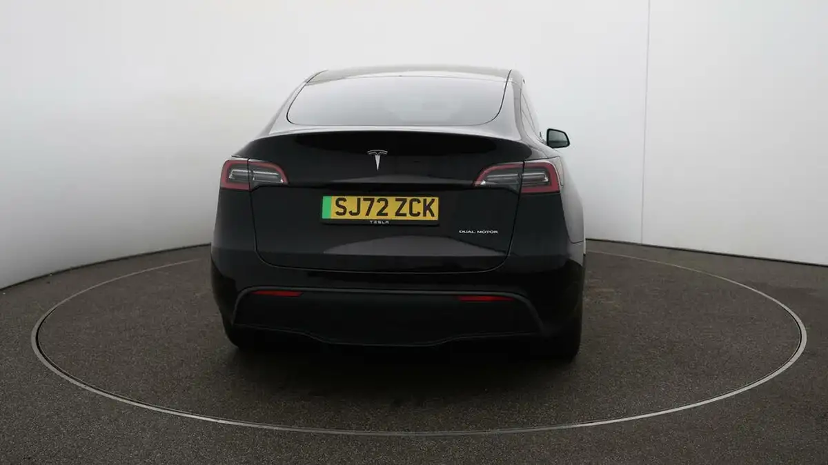 2022-tesla-model-y-e-long-range-big-55