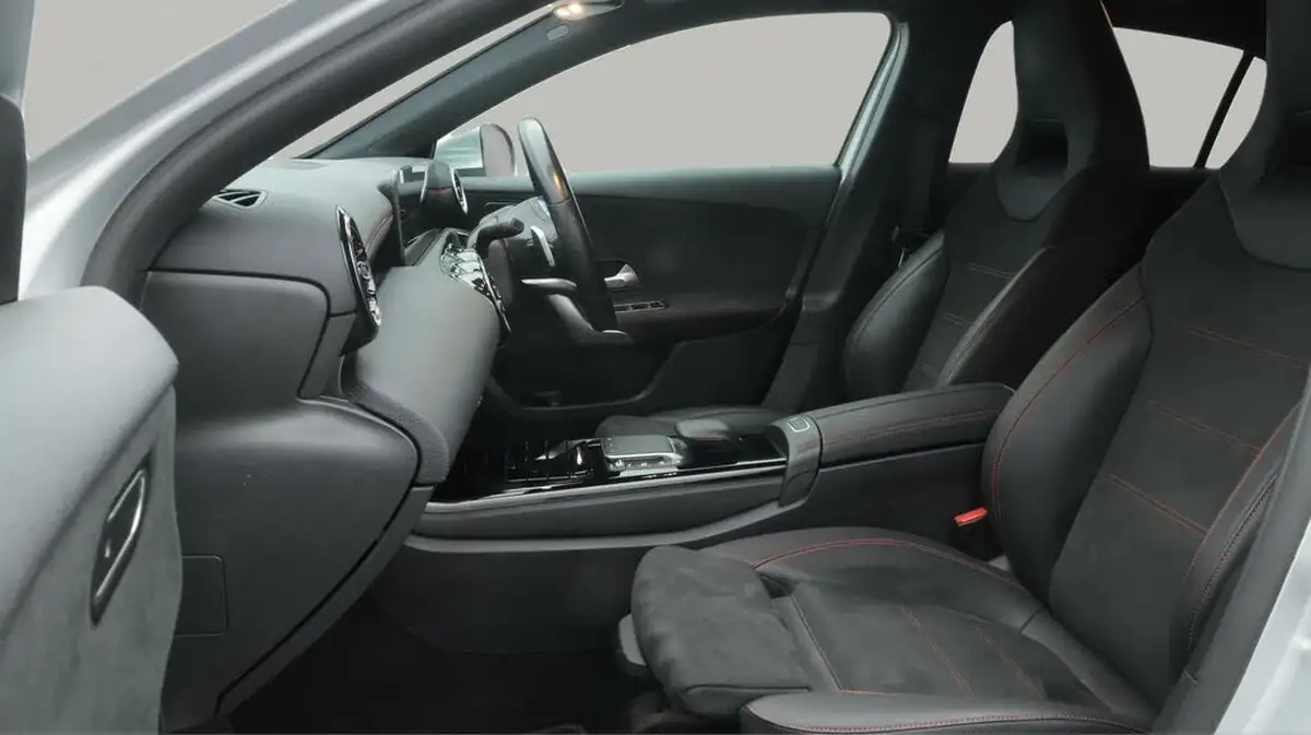2021-mercedes-benz-a-class-20-a250-amg-line-executive-hatchback-5d-big-14
