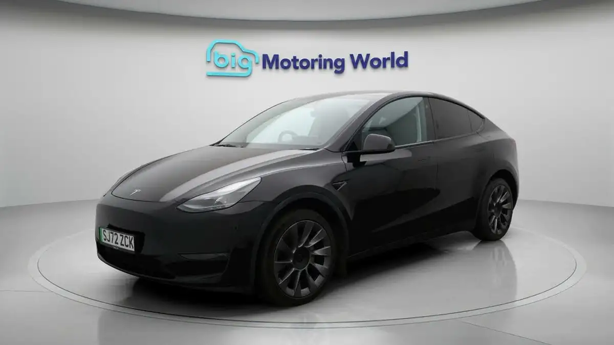 2022-tesla-model-y-e-long-range-big-3