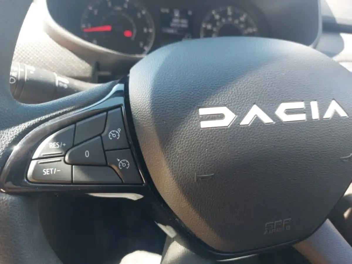 2023-dacia-jogger-10-tce-essential-big-14