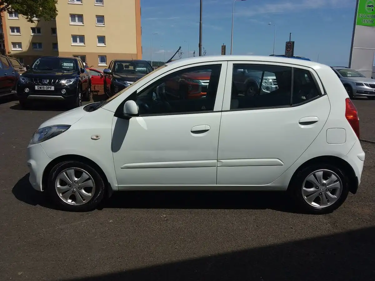 2012-hyundai-i10-12-active-big-5