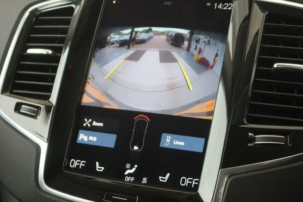 2021-volvo-xc90-20-t8-inscription-390bhp-big-22