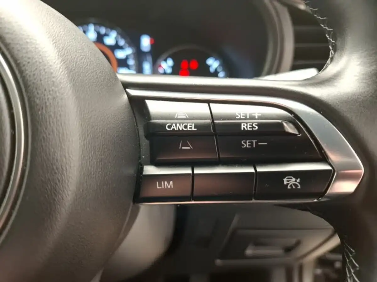 2023-mazda-mazda3-20-e-skyactiv-x-exclusive-line-hatchback-5d-big-18