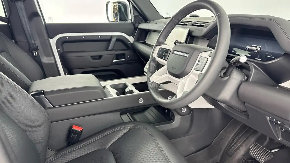 2024-land-rover-110-defender-big-9