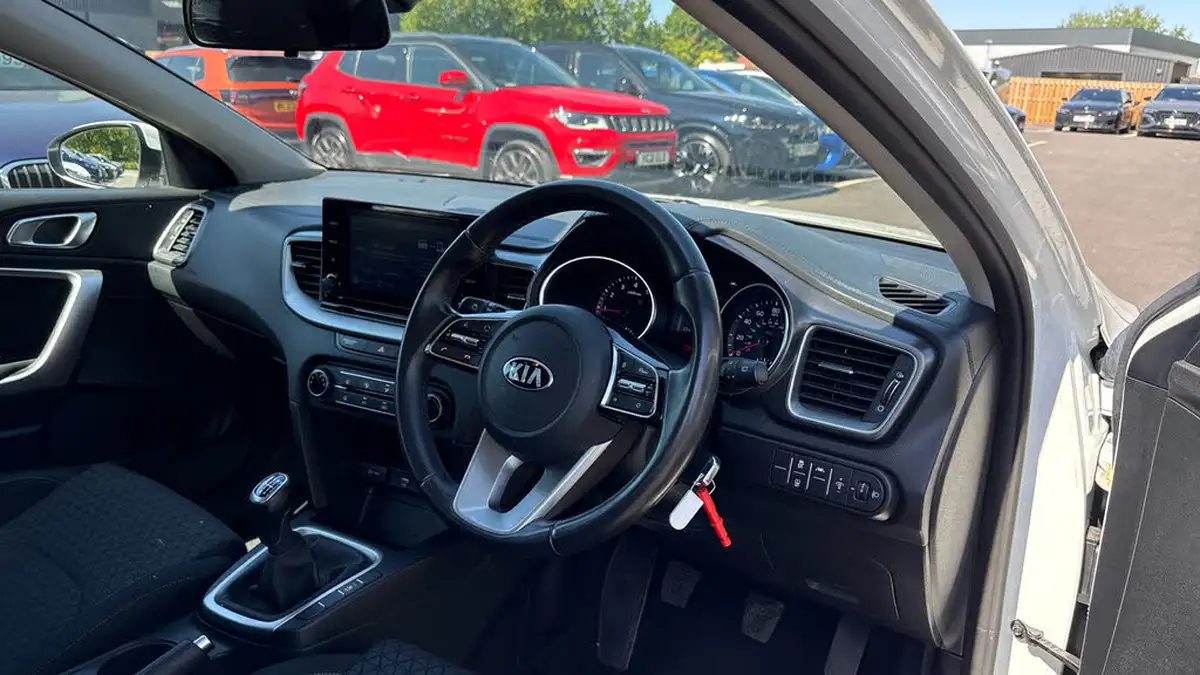 2021-kia-xceed-10-t-gdi-2-big-8