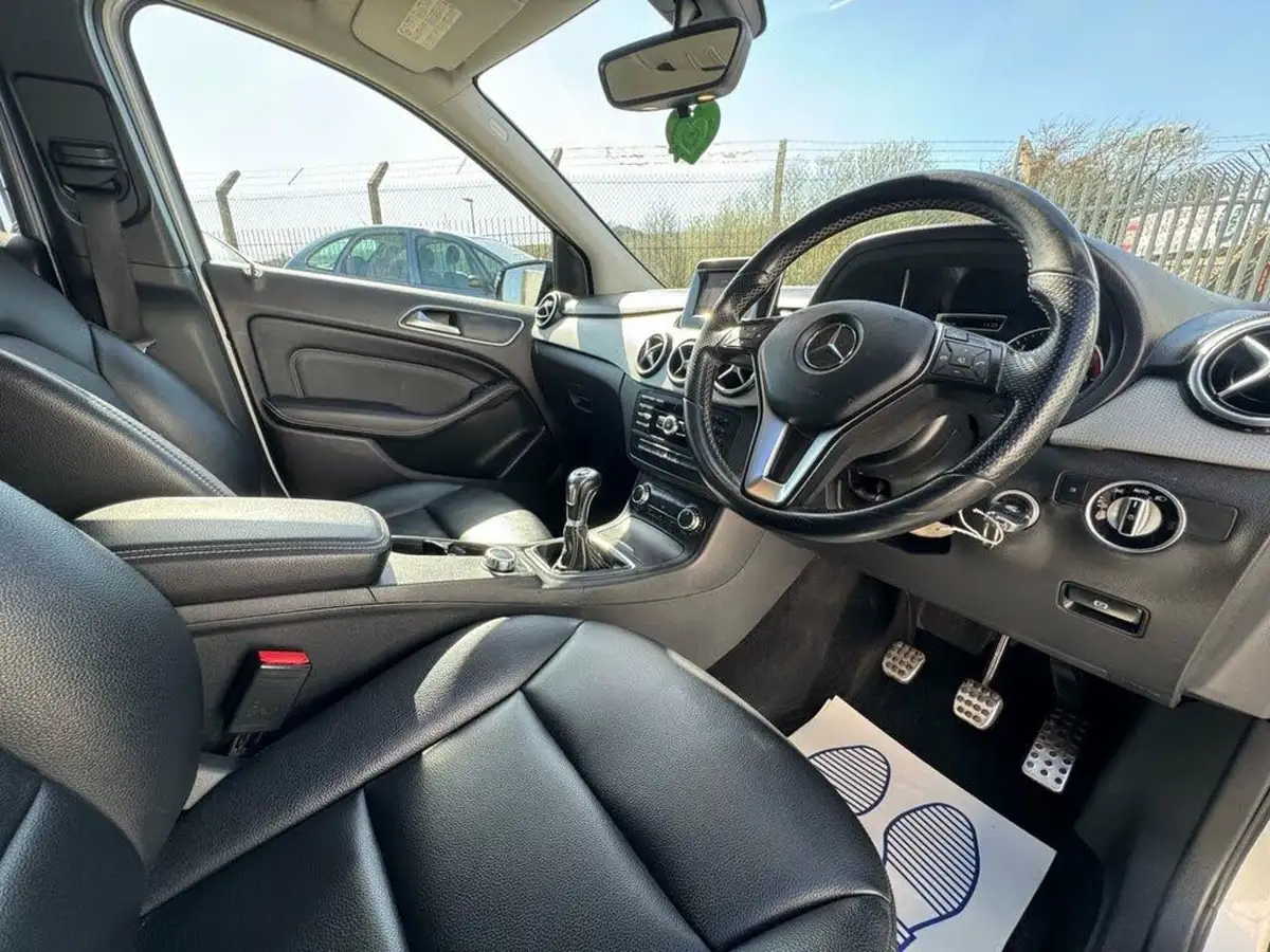 2013-mercedes-benz-b-class-18td-b180-sport-big-32