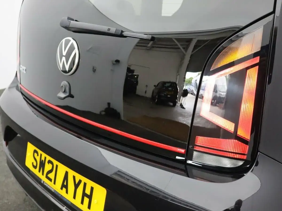 2021-volkswagen-up-10-gti-3d-big-38