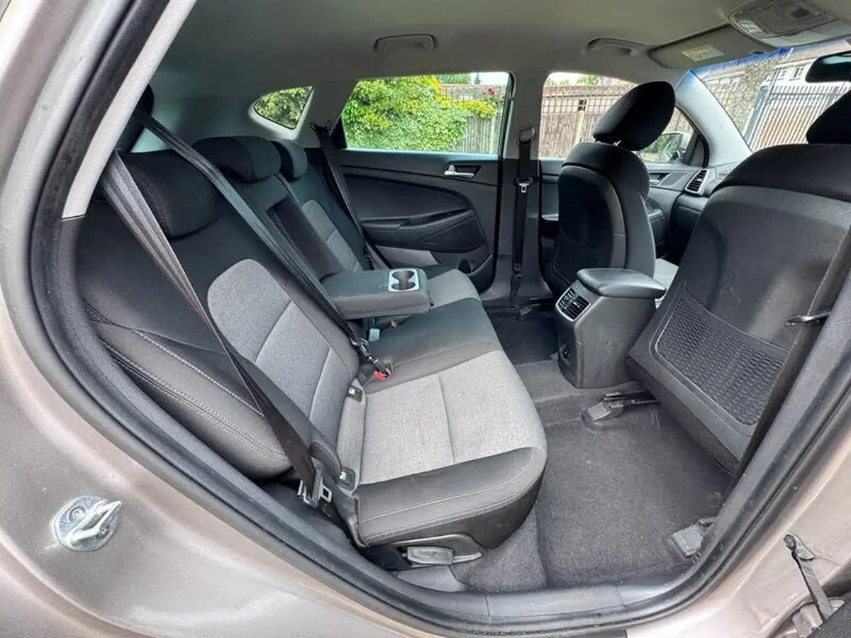 2018-hyundai-tucson-16-gdi-se-nav-big-20