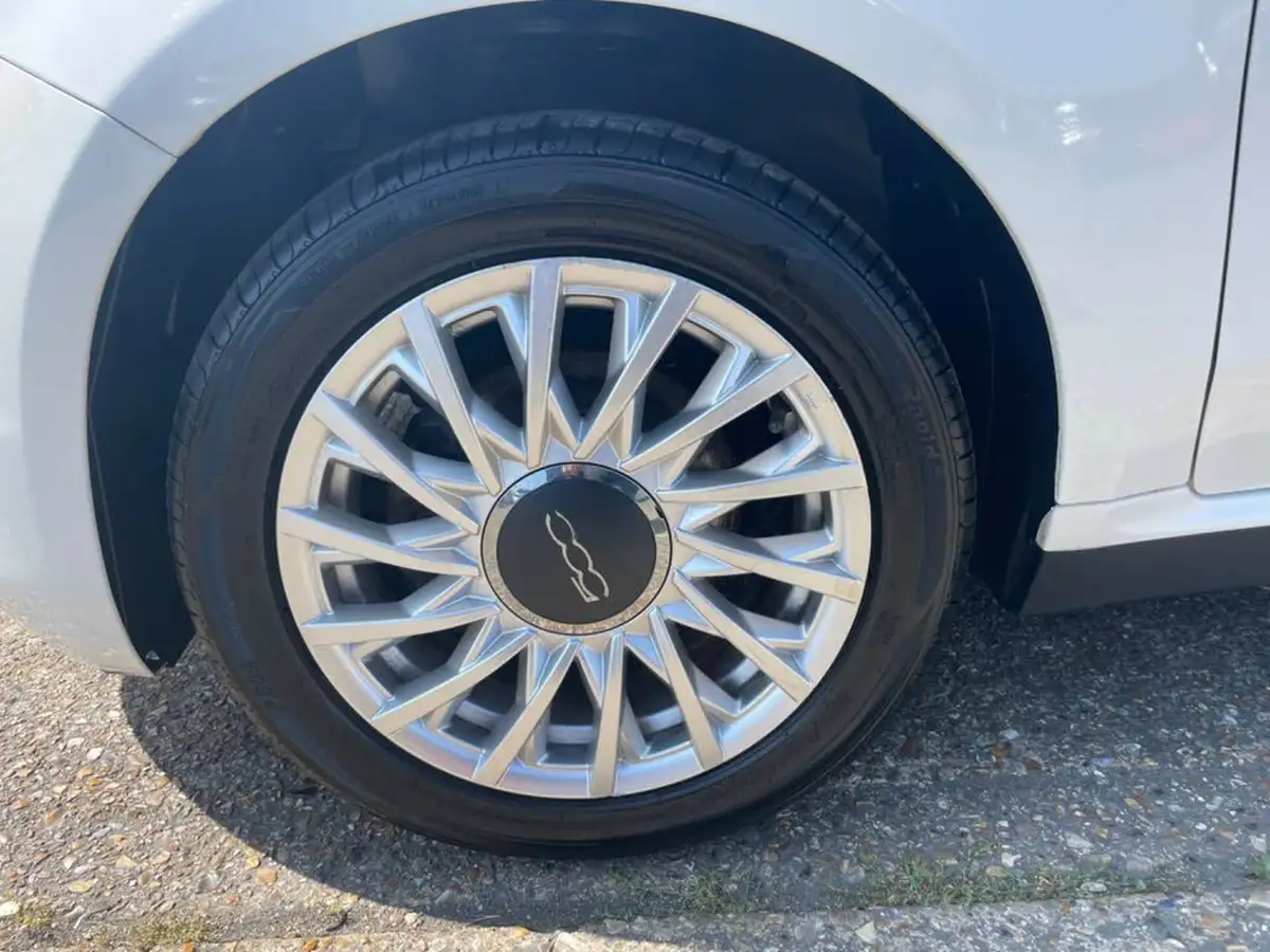 2018-fiat-500-12-lounge-big-15