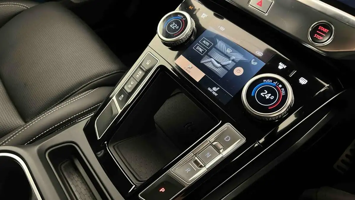 2023-jaguar-i-pace-ev400-hse-black-big-19