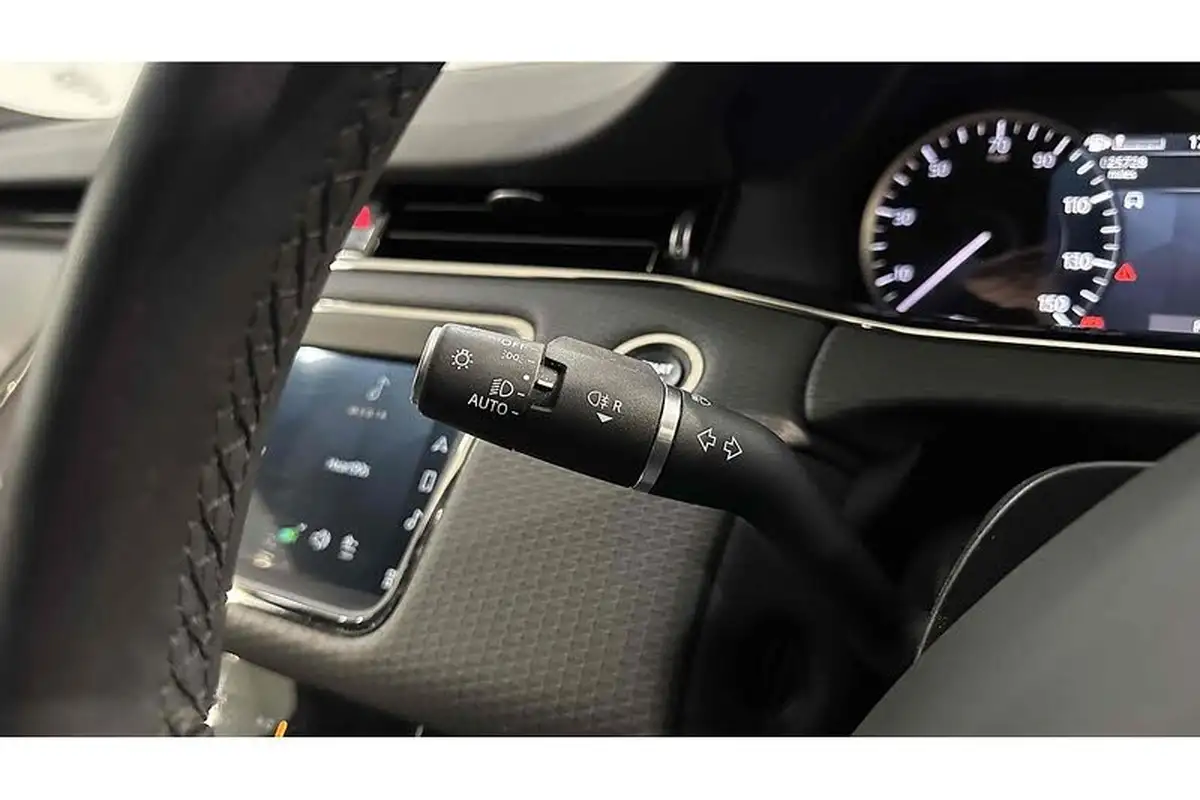 2022-land-rover-range-rover-evoque-20-d200-r-dynamic-s-big-36