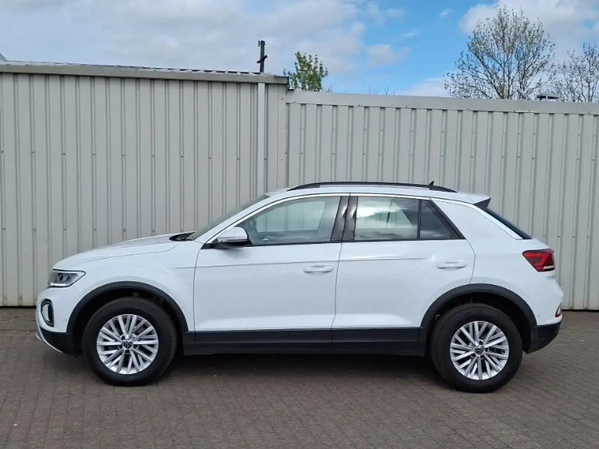 2022-volkswagen-t-roc-10-tsi-life-big-3