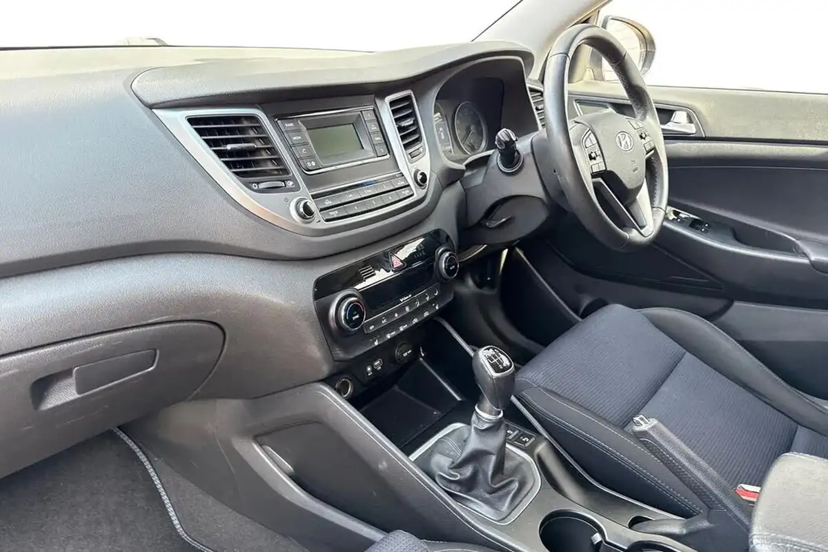 2015-hyundai-tucson-17crdi-blue-drive-se-big-14