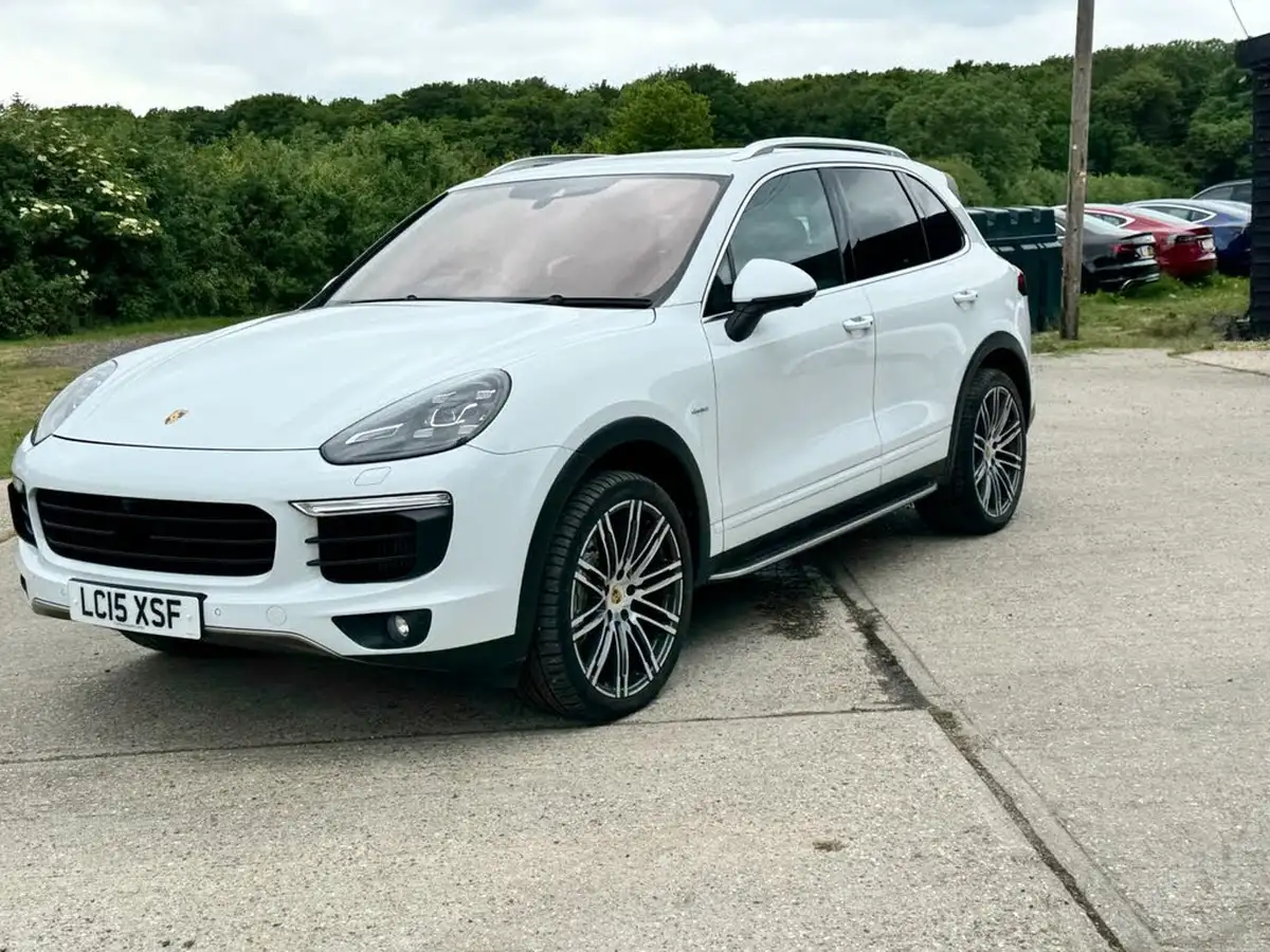 2015-porsche-cayenne-42td-s-big-2