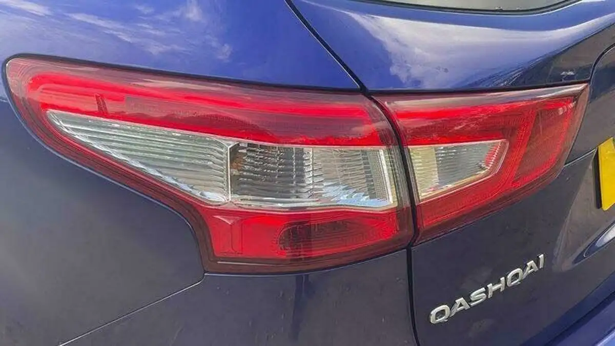 2014-nissan-qashqai-12-acenta-premium-big-38