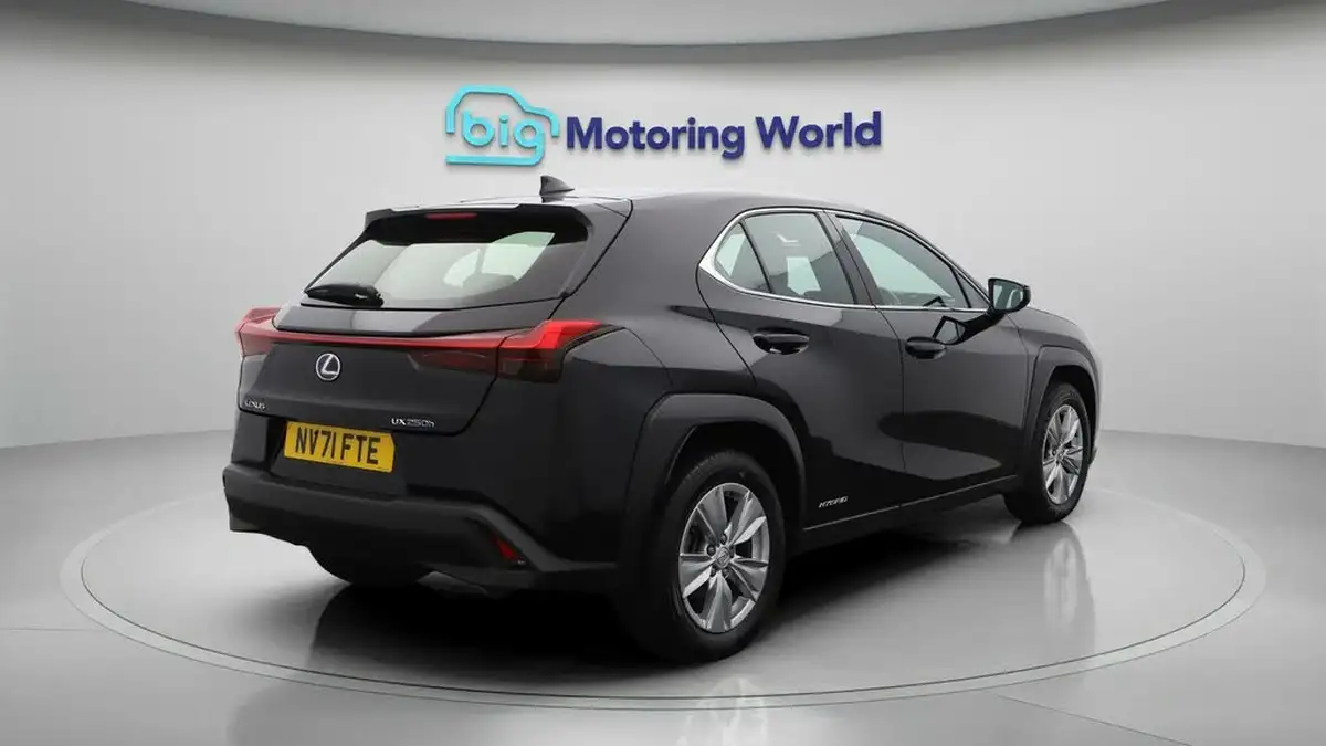 2022-lexus-ux-250h-20-ux-184bhp-without-navigation-big-7