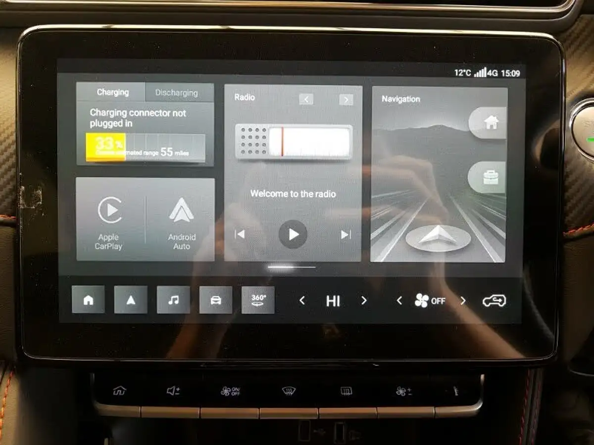 2025-mg-zs-suv-e-trophy-connect-ev-176ps-big-12