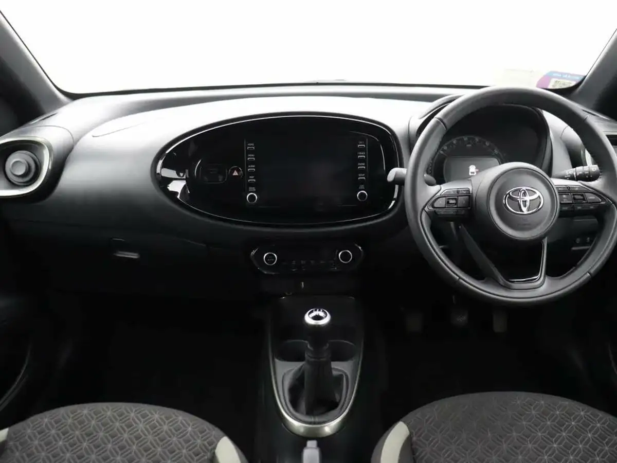 2023-toyota-aygo-x-10-vvt-i-edge-big-20