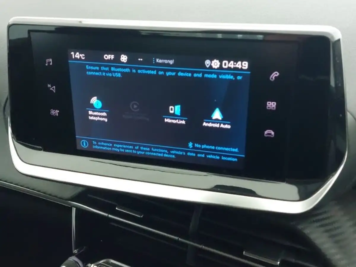 2023-peugeot-208-12-puretech-active-premium-100ps-eat8-big-13