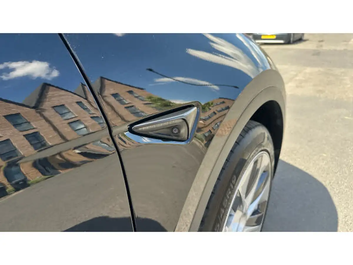 2022-tesla-model-y-e-long-range-big-20