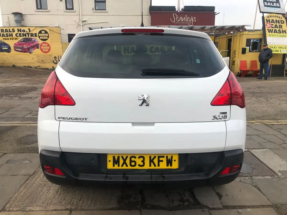 2013-peugeot-3008-crossover-16e-hdi-active-115bhp-fap-big-5