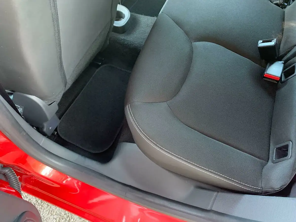 2014-renault-clio-12-dynamique-big-17