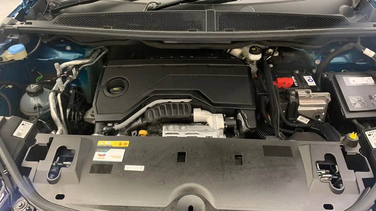 2024-peugeot-3008-suv-12-puretech-gt-136ps-hybrid-e-dsc6-big-20