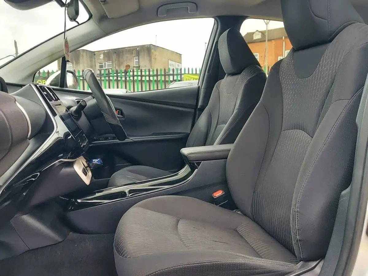 2017-toyota-prius-18-vvt-i-active-big-24