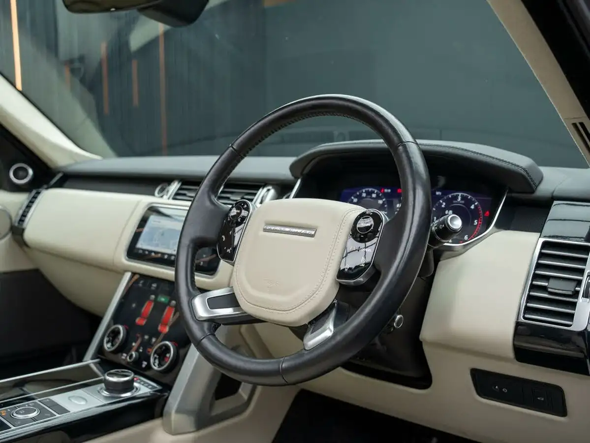 2021-land-rover-range-rover-30-d300-westminster-big-33