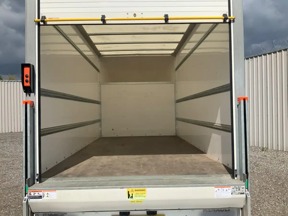 2024-renault-master-23dci-ll35-145-business-chassis-cab-big-12