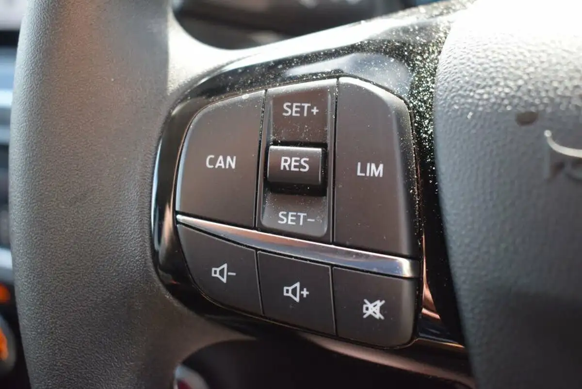 2021-ford-fiesta-10t-trend-100ps-5d-big-3