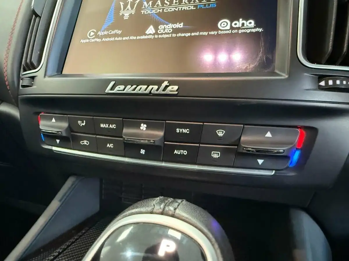 2017-maserati-levante-big-52